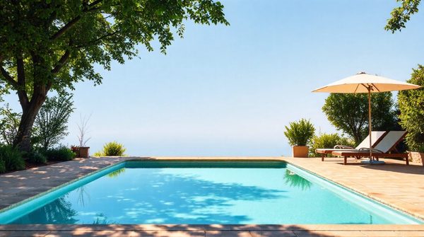 Guide d'achat : choisir le meilleur fabricant de piscines coques polyester en france